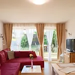 Urlaubsmagie - Waldweg - Mit Grill, Terrasse & Saisonalem Pool Lichtenhain (Sebnitz)