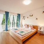Апартаменты Urlaubsmagie - Waldweg - Mit Grill, Terrasse & Saisonalem Pool Lichtenhain (Sebnitz)