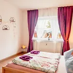 Urlaubsmagie - Waldweg - Mit Grill, Terrasse & Saisonalem Pool * Lichtenhain (Sebnitz)