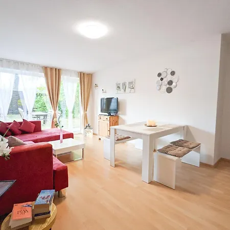 Urlaubsmagie - Waldweg - Mit Grill, Terrasse & Saisonalem Pool Apartmán *