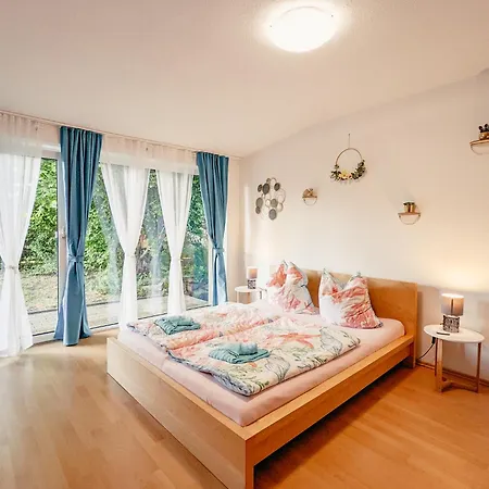 Daire Urlaubsmagie - Waldweg - Mit Grill, Terrasse & Saisonalem Pool Lichtenhain (Sebnitz)